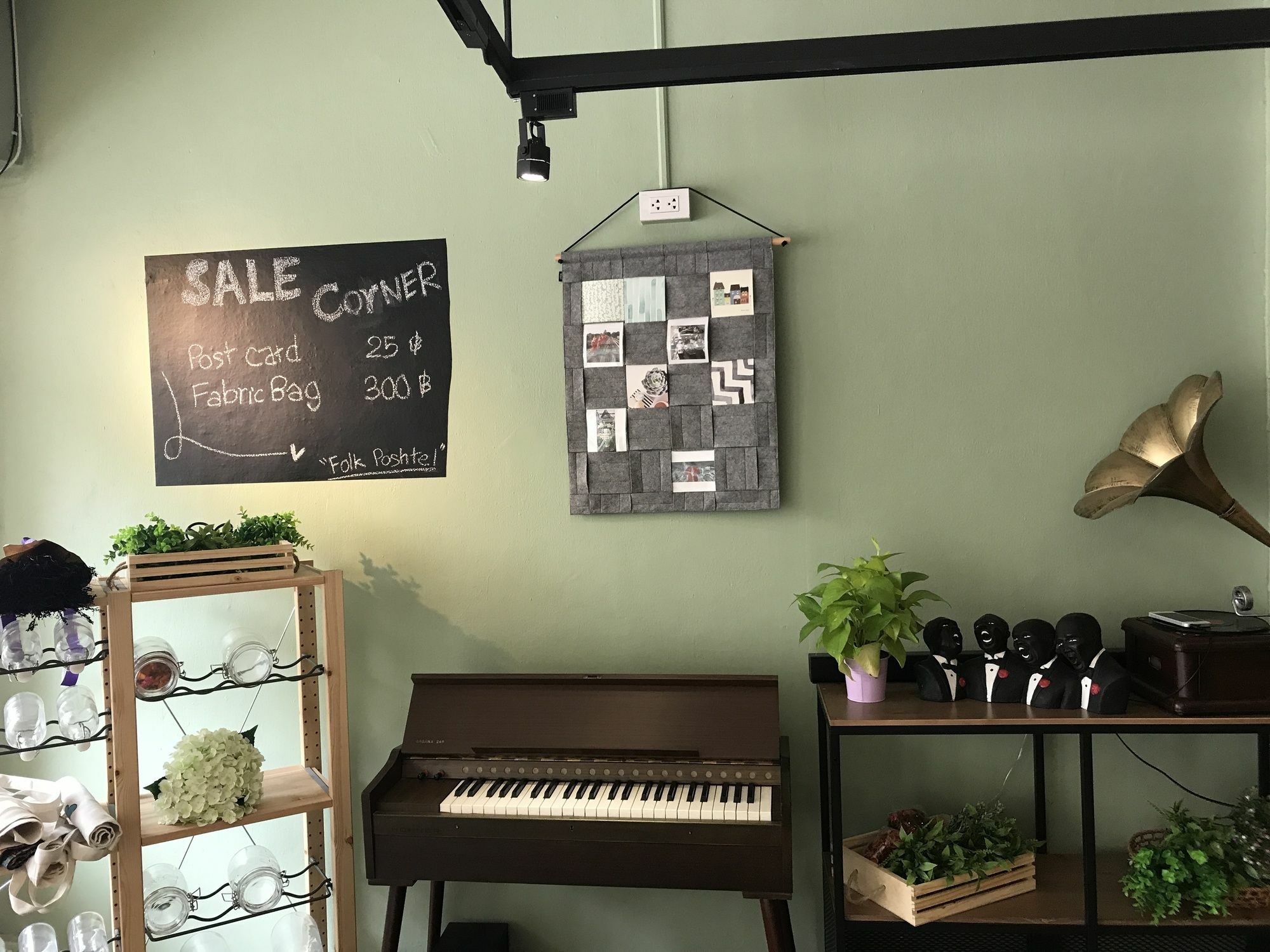 Folk Poshtel Silom Bed and Breakfast Bangkok Eksteriør billede