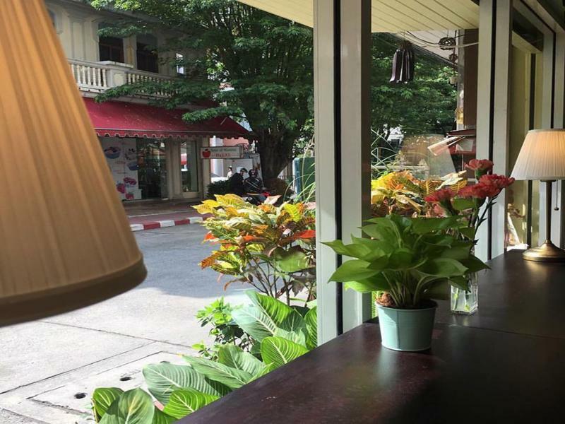 Folk Poshtel Silom Bed and Breakfast Bangkok Eksteriør billede