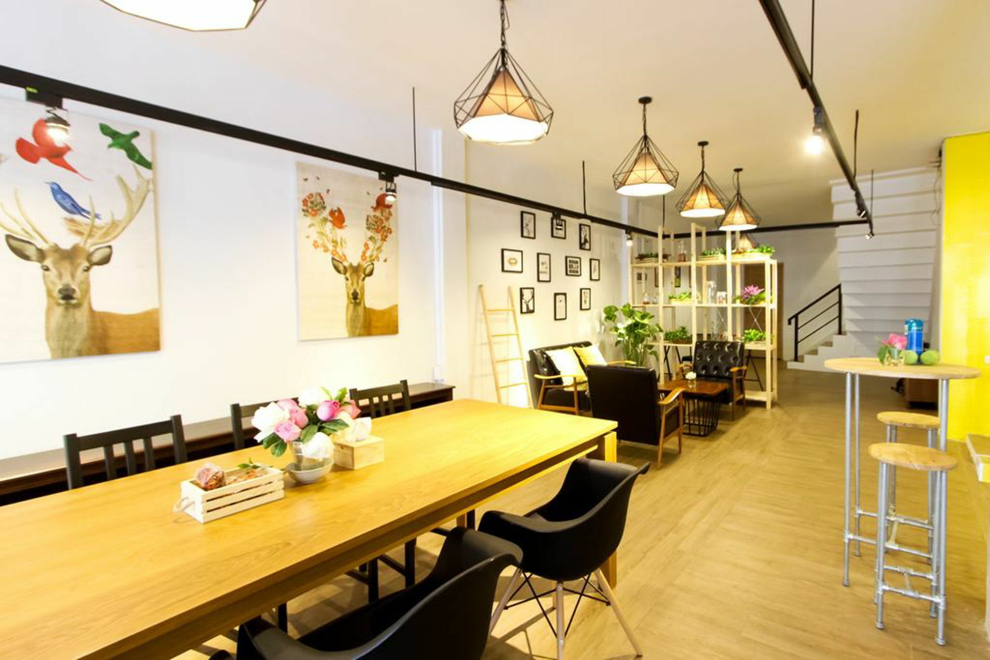 Folk Poshtel Silom Bed and Breakfast Bangkok Eksteriør billede