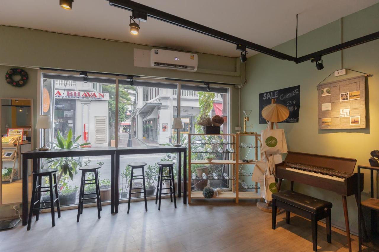 Folk Poshtel Silom Bed and Breakfast Bangkok Eksteriør billede